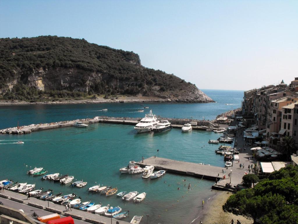 Ostello Porto Venere Екстер'єр фото