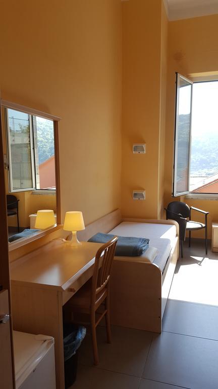 Ostello Porto Venere Екстер'єр фото