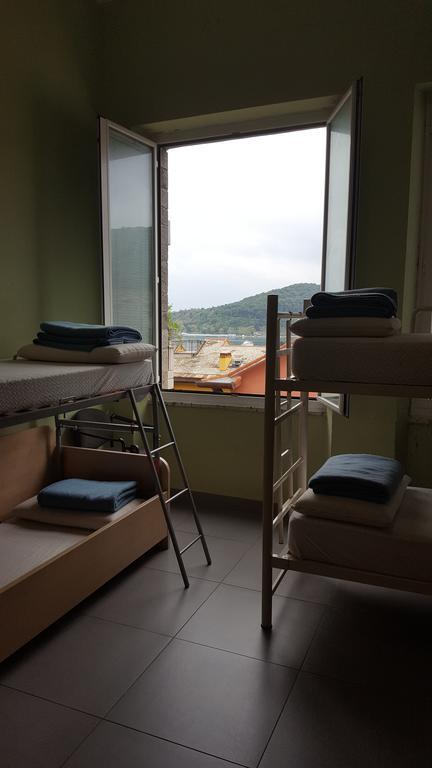 Ostello Porto Venere Екстер'єр фото